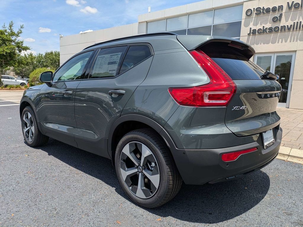 New 2026 Volvo XC40 B5 Plus SUV