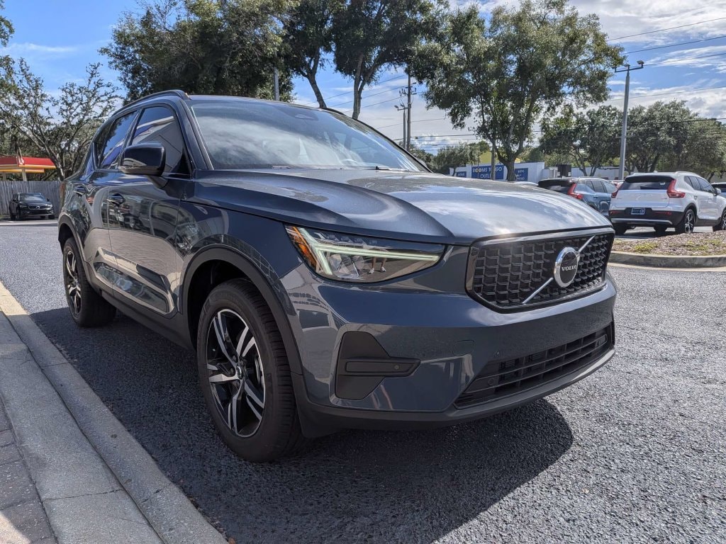 2026 Volvo XC40 Core - Photo 8