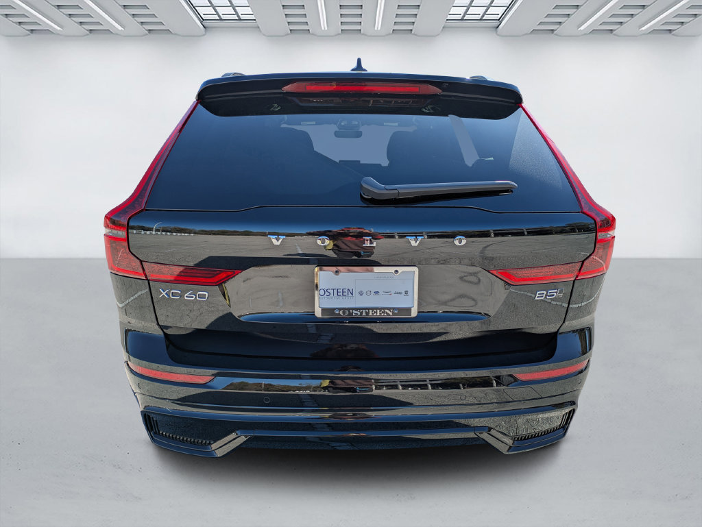 New 2026 Volvo XC60 B5 Core SUV