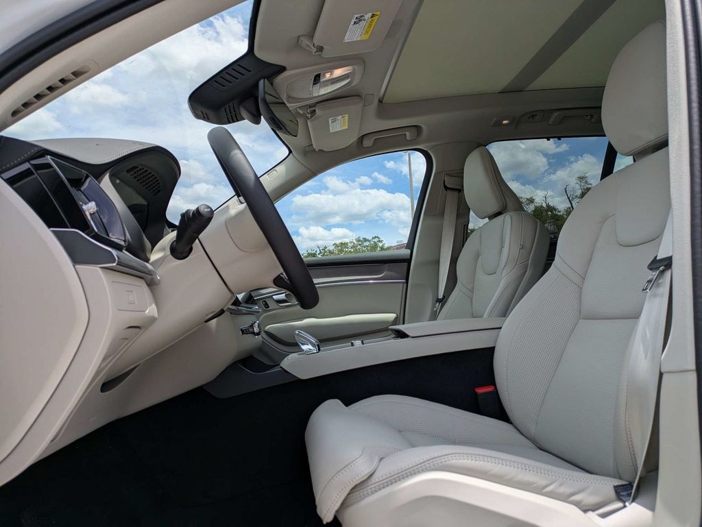 New 2026 Volvo XC90 B6 Ultra Dark Theme 7-Seater SUV