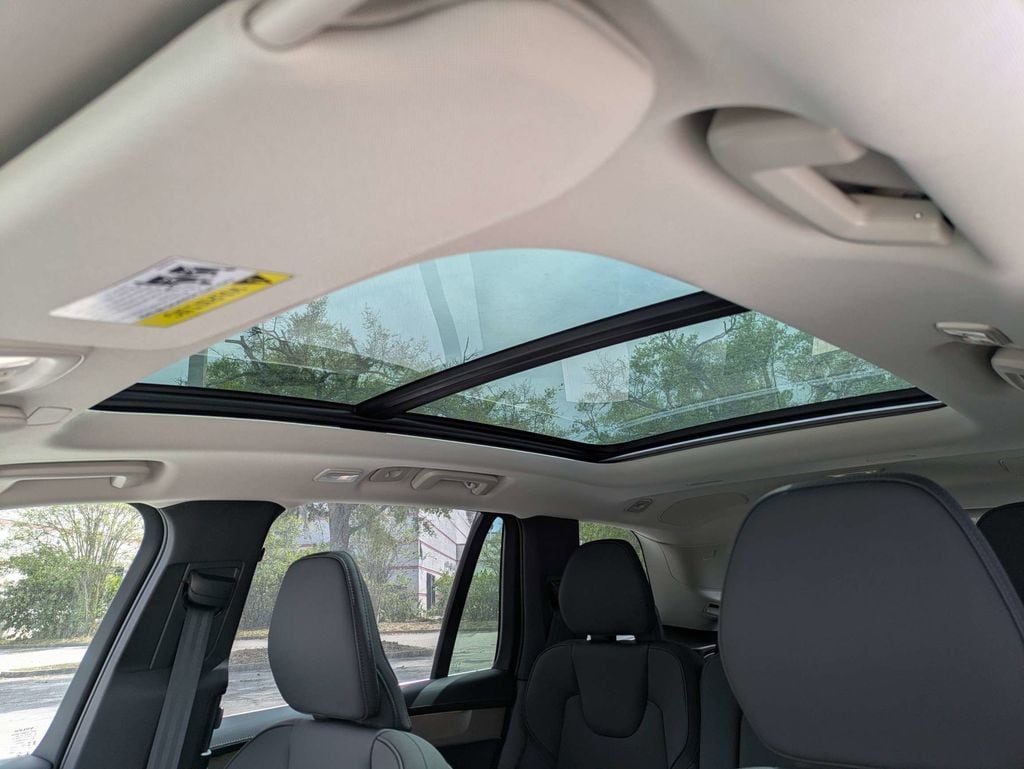 2026 Volvo XC90 Plus - Photo 28
