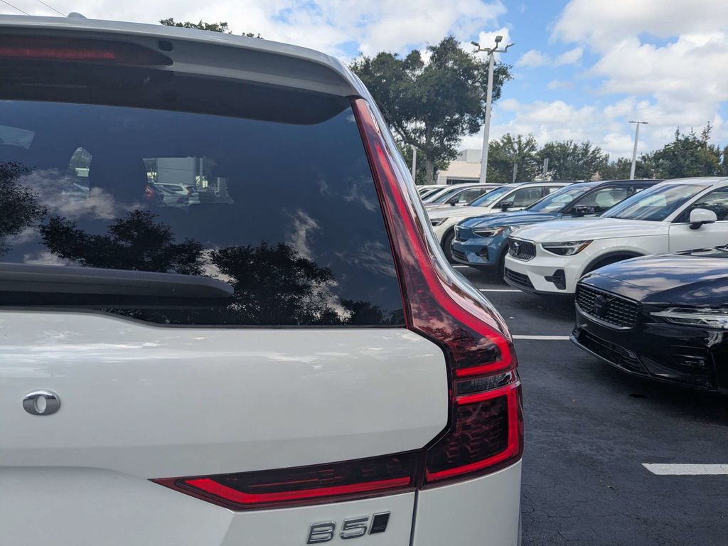 2026 Volvo XC60 Core - Photo 13