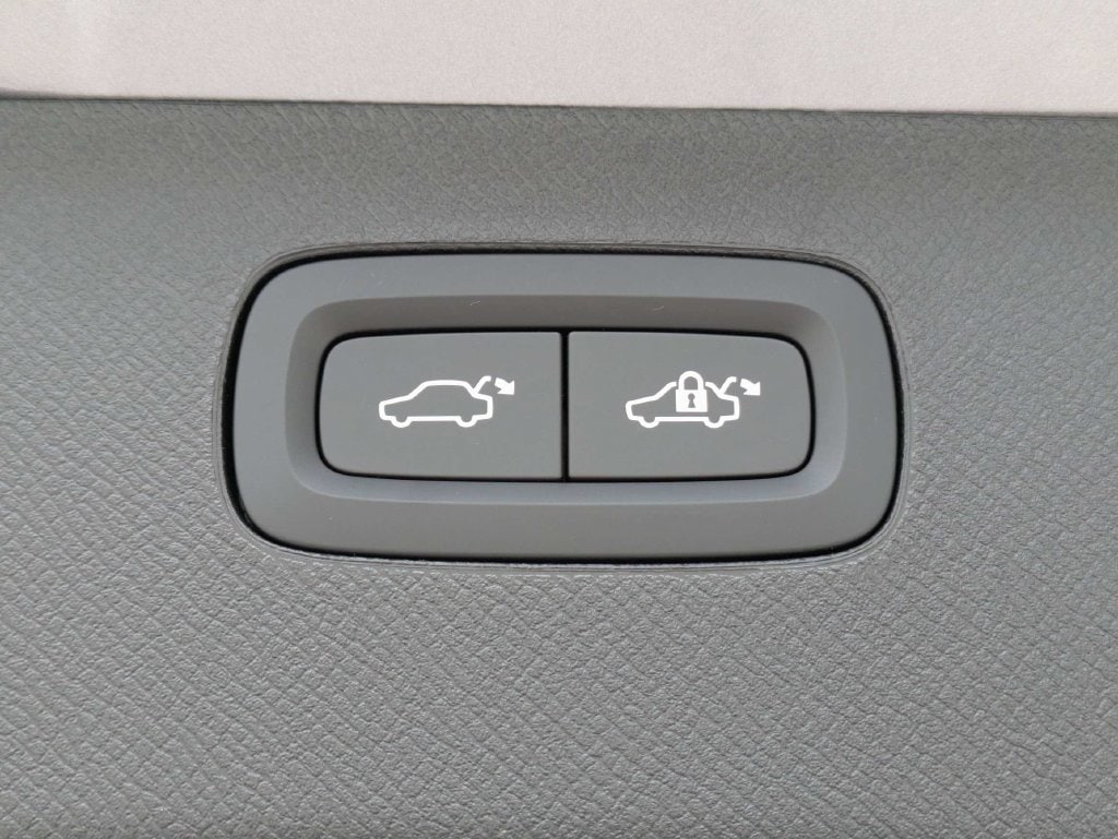 2026 Volvo XC90 Plus - Photo 15