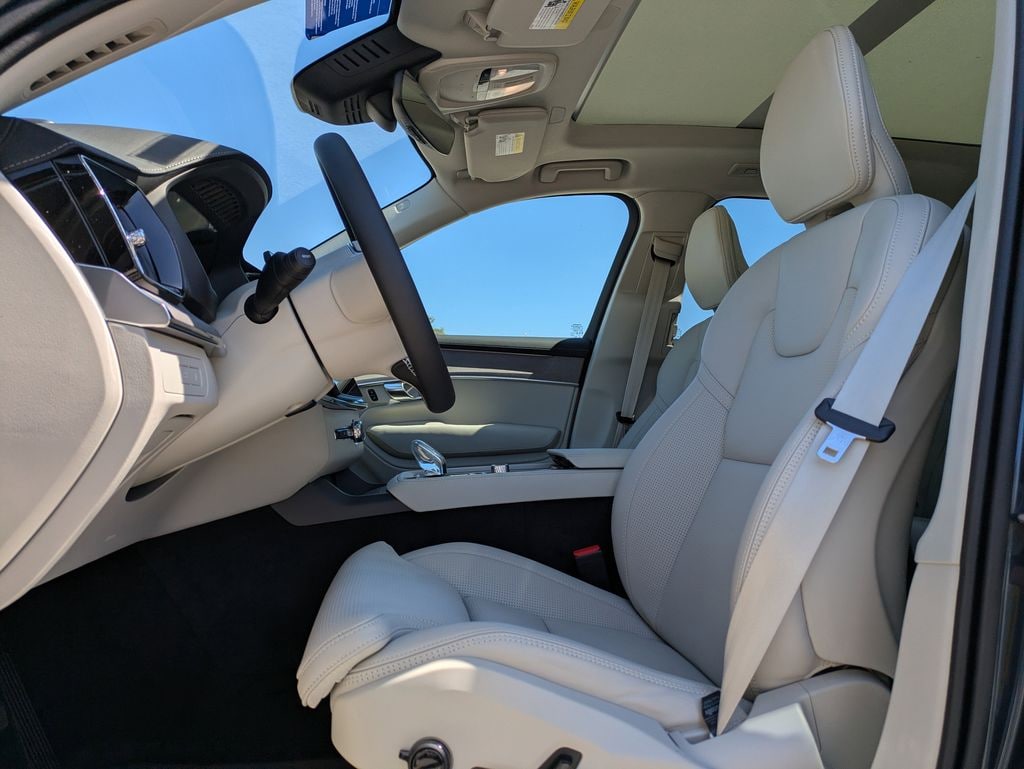 New 2026 Volvo XC90 plug-in hybrid T8 Ultra 7-Seater SUV