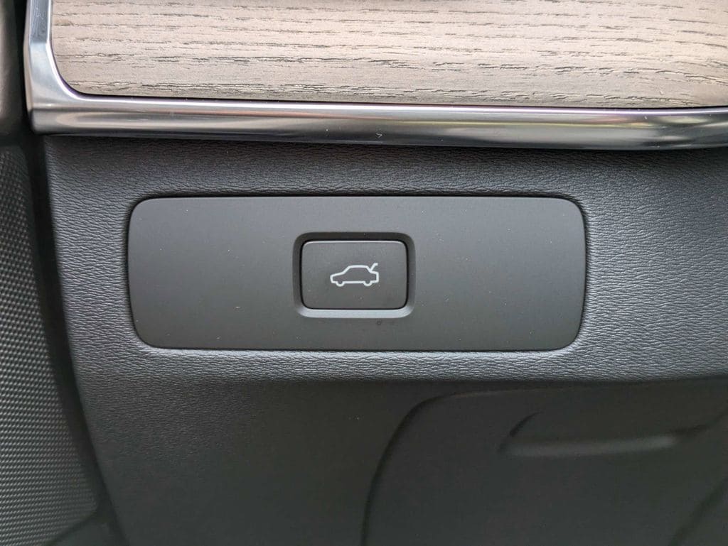 2026 Volvo XC90 Plus - Photo 35