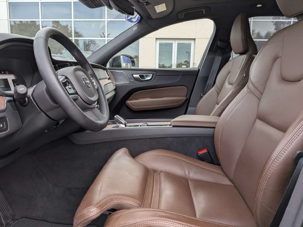 Certified 2024 Volvo XC60 plug-in hybrid T8 Ultimate Dark SUV
