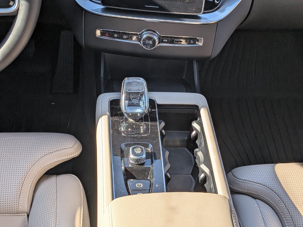 2026 Volvo XC90 Ultra - Photo 19