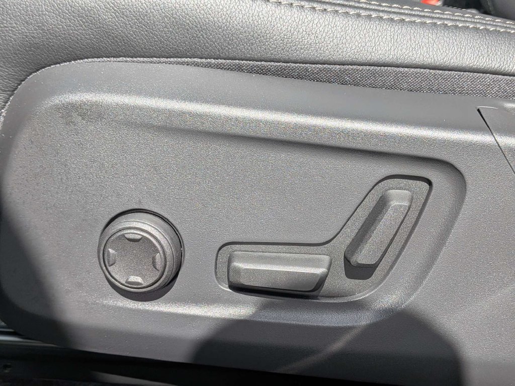 2026 Volvo XC40 Core - Photo 25