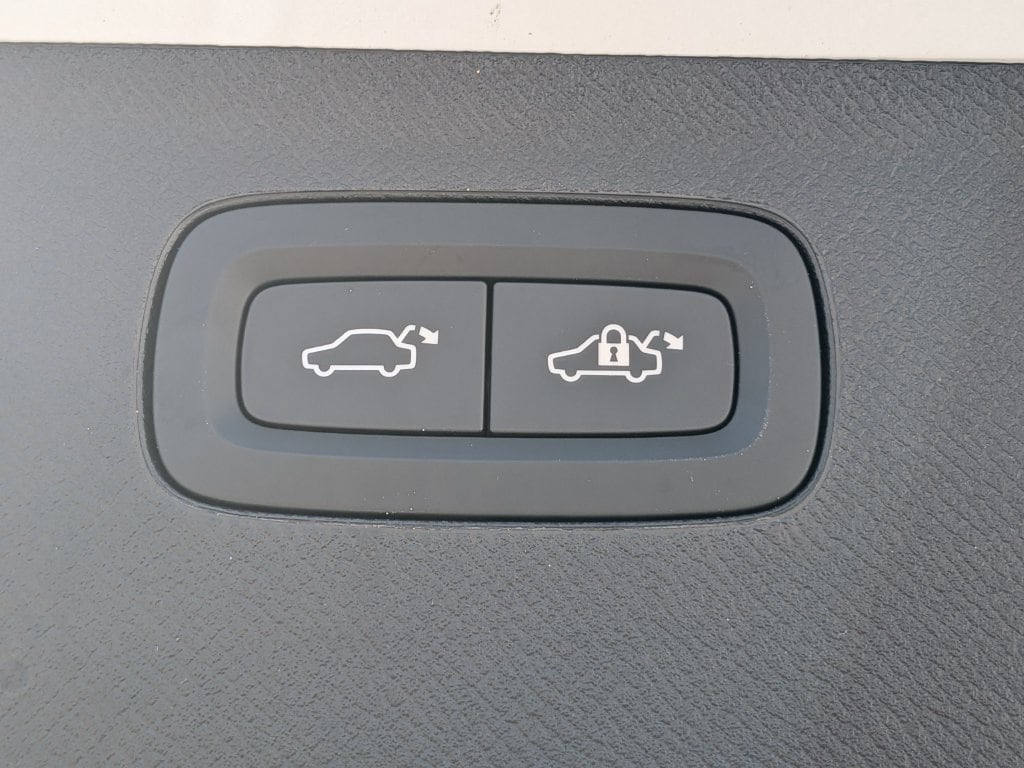 2026 Volvo XC90 Ultra - Photo 11