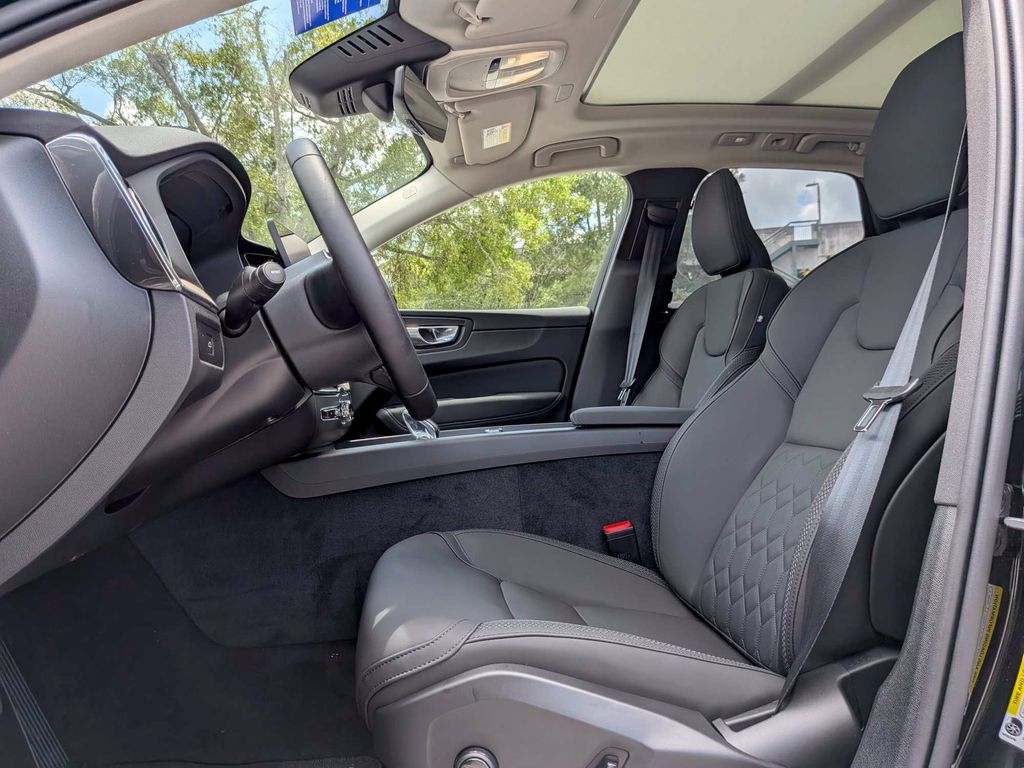New 2026 Volvo XC60 B5 Plus SUV
