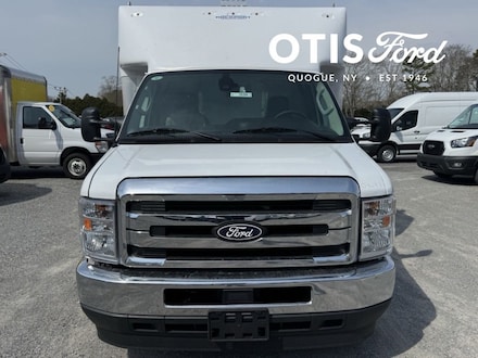 2026 Ford E-450 Cutaway E-450 DRW 158 WB Truck