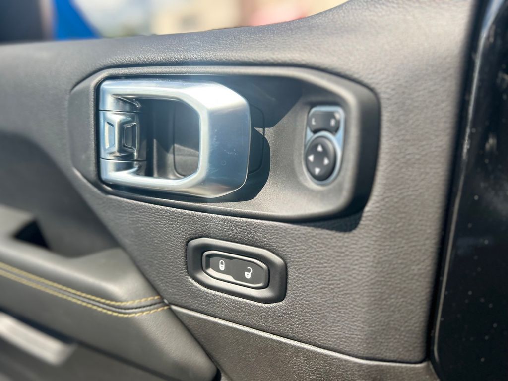 2026 Jeep Wrangler 4-Door Sahara - Photo 23