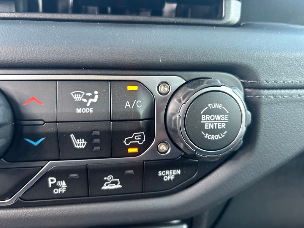 2026 Jeep Wrangler 4-Door Sahara - Photo 7