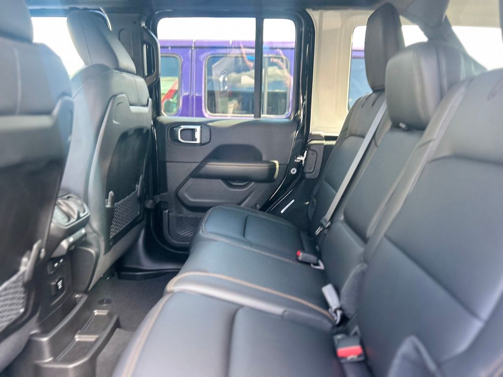2026 Jeep Wrangler 4-Door Sahara - Photo 25
