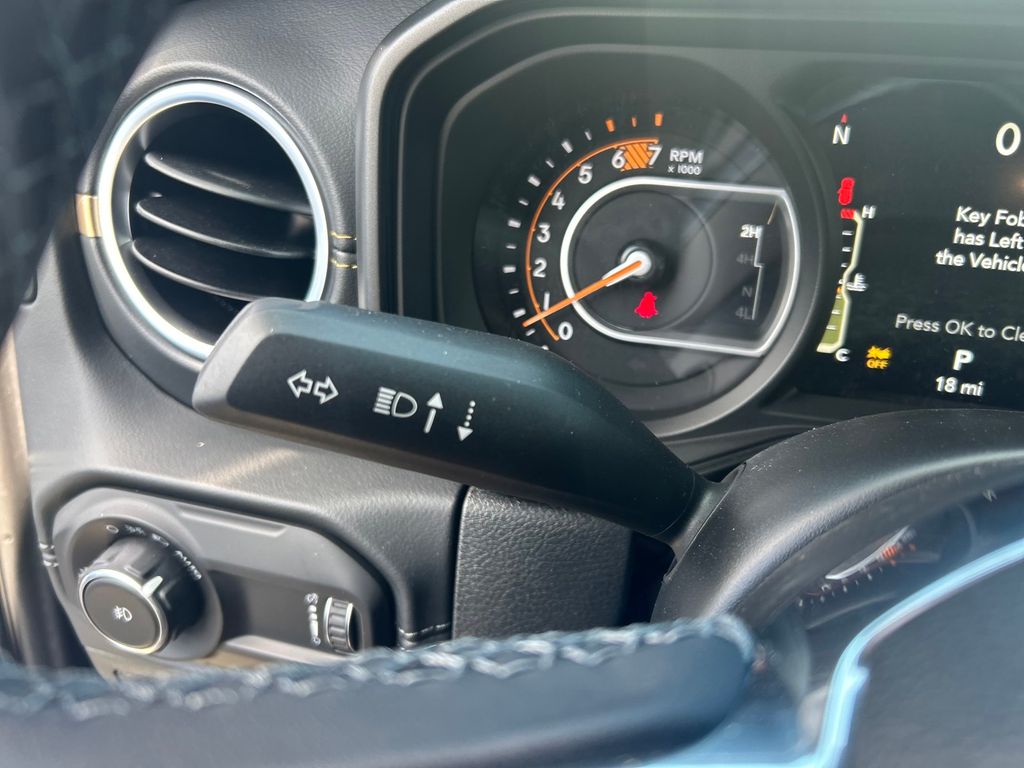 2026 Jeep Wrangler 4-Door Sahara - Photo 17