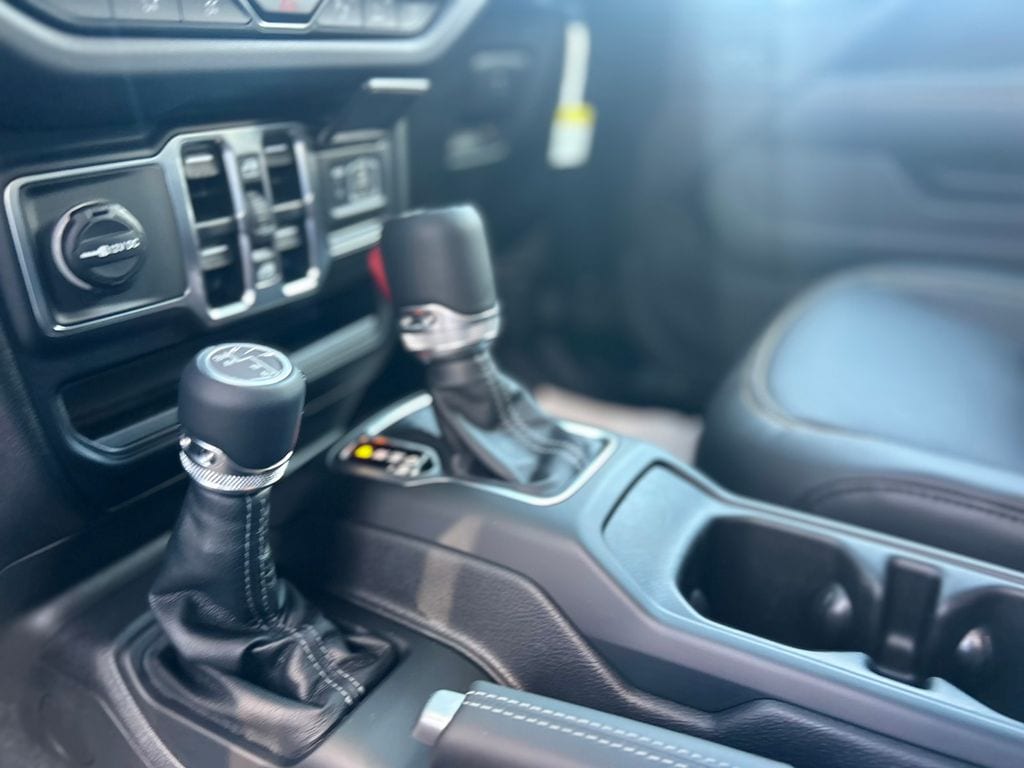 2026 Jeep Wrangler 4-Door Sahara - Photo 11