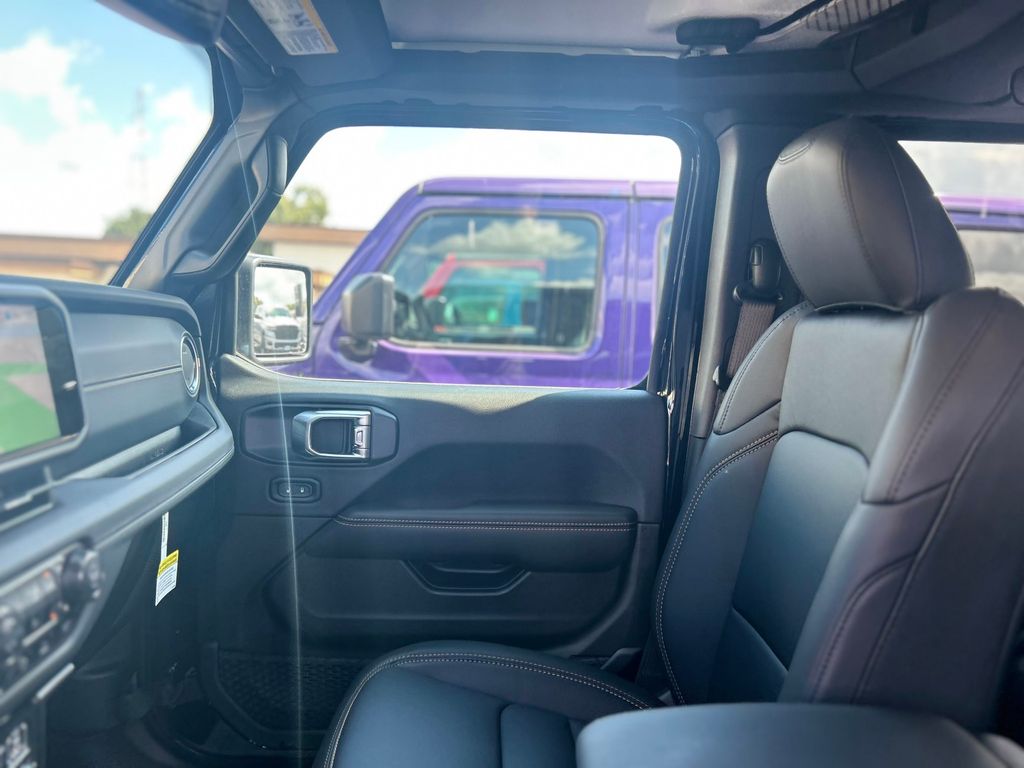 2026 Jeep Wrangler 4-Door Sahara - Photo 15