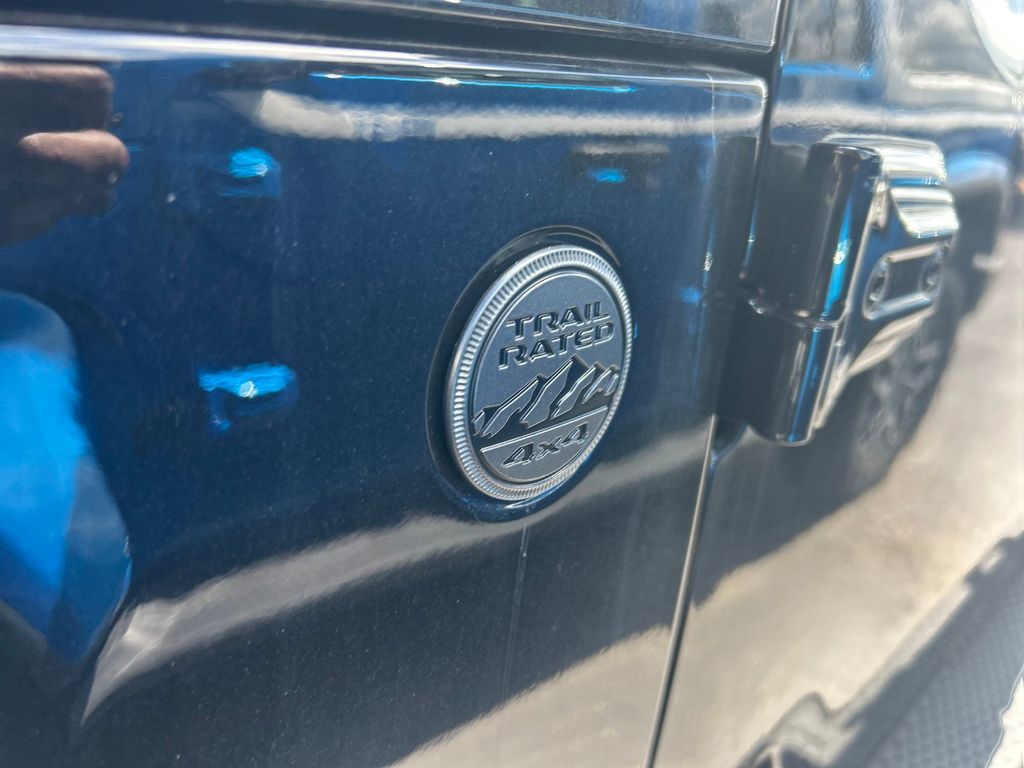 2026 Jeep Wrangler 4-Door Sahara - Photo 31