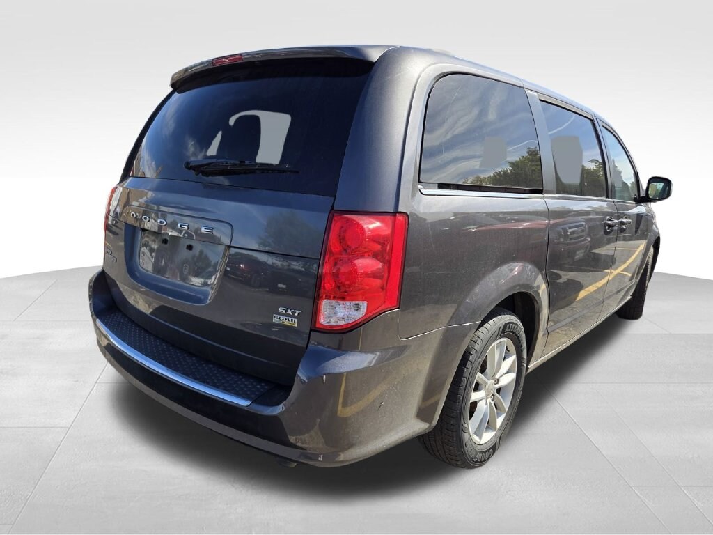 Used 2019 Dodge Grand Caravan SXT Van Passenger Van