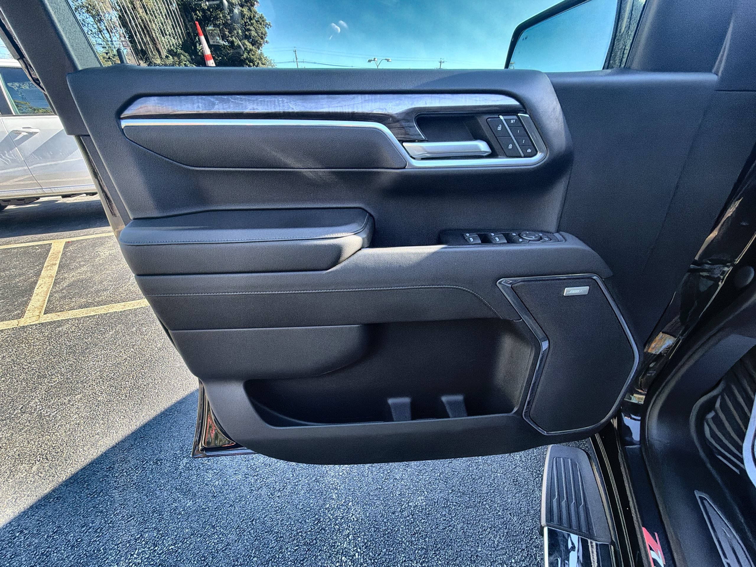 2022 Chevrolet Silverado 1500 LTZ - Photo 23