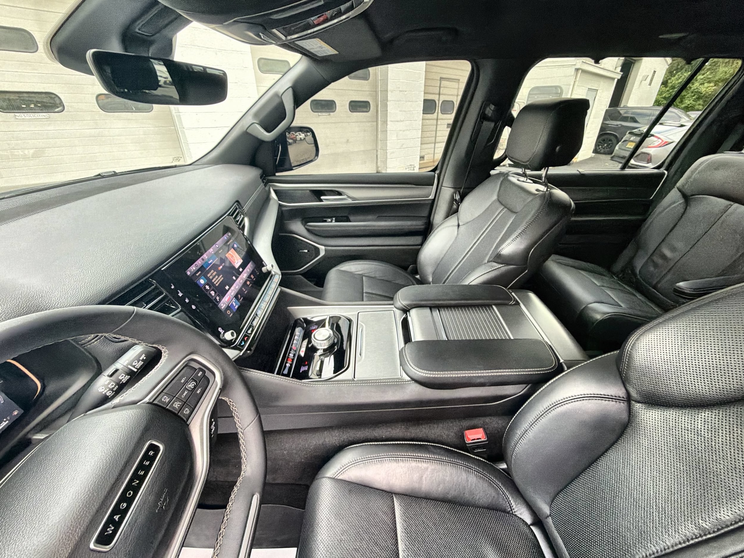 2025 Jeep Wagoneer Series II - Photo 34