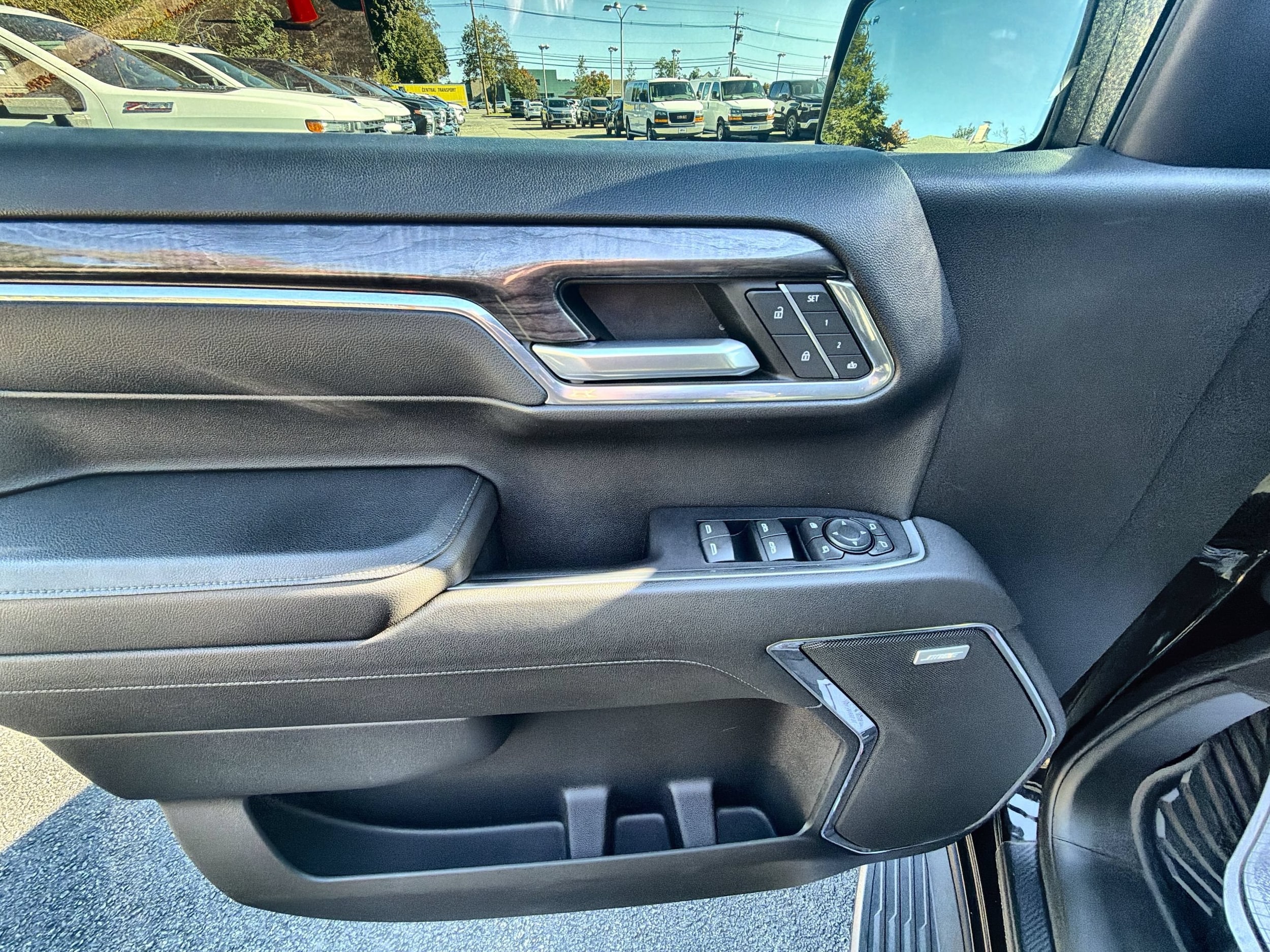 2022 Chevrolet Silverado 1500 LTZ - Photo 24