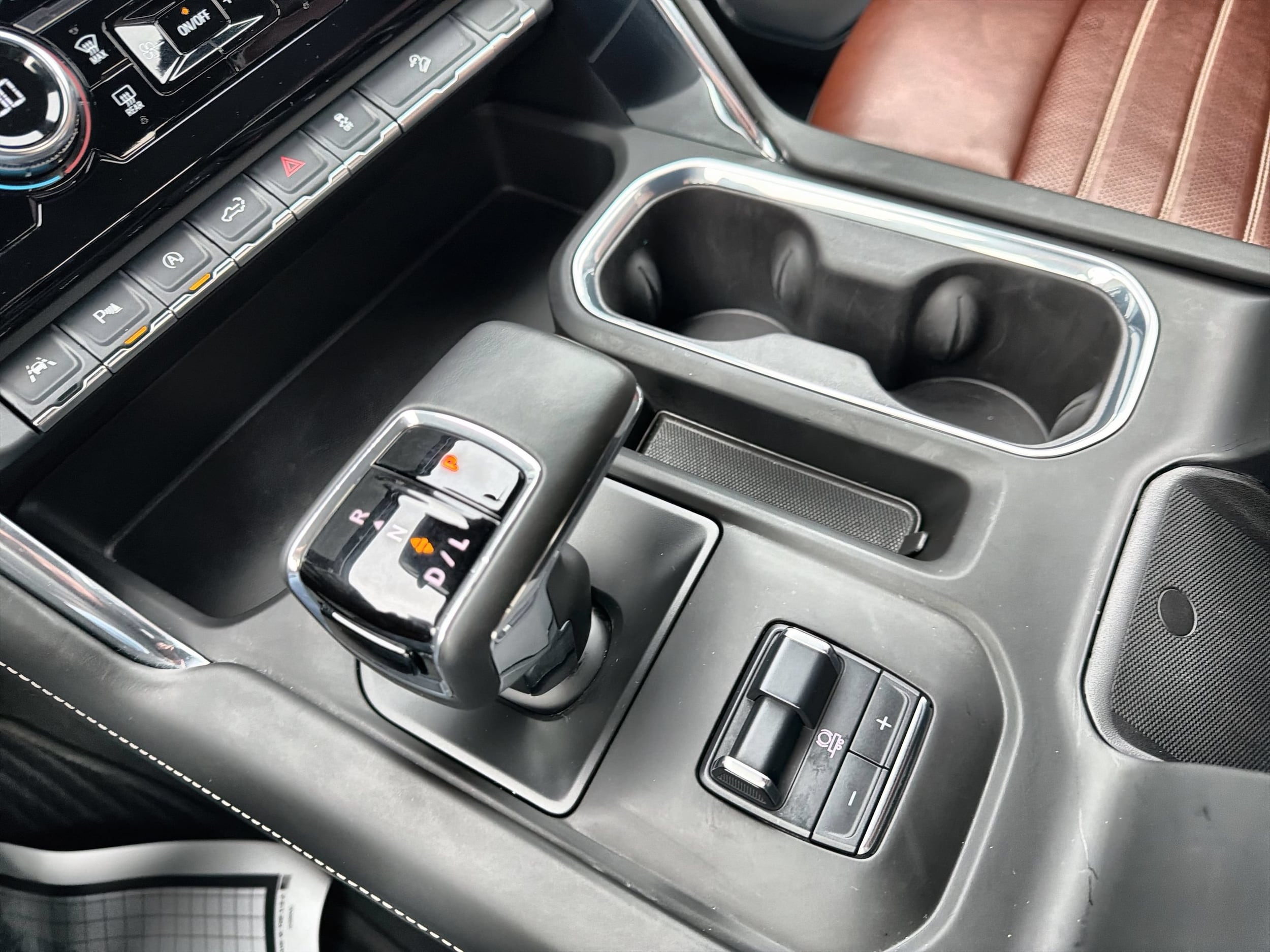 2025 GMC Sierra 1500 Denali Ultimate - Photo 16