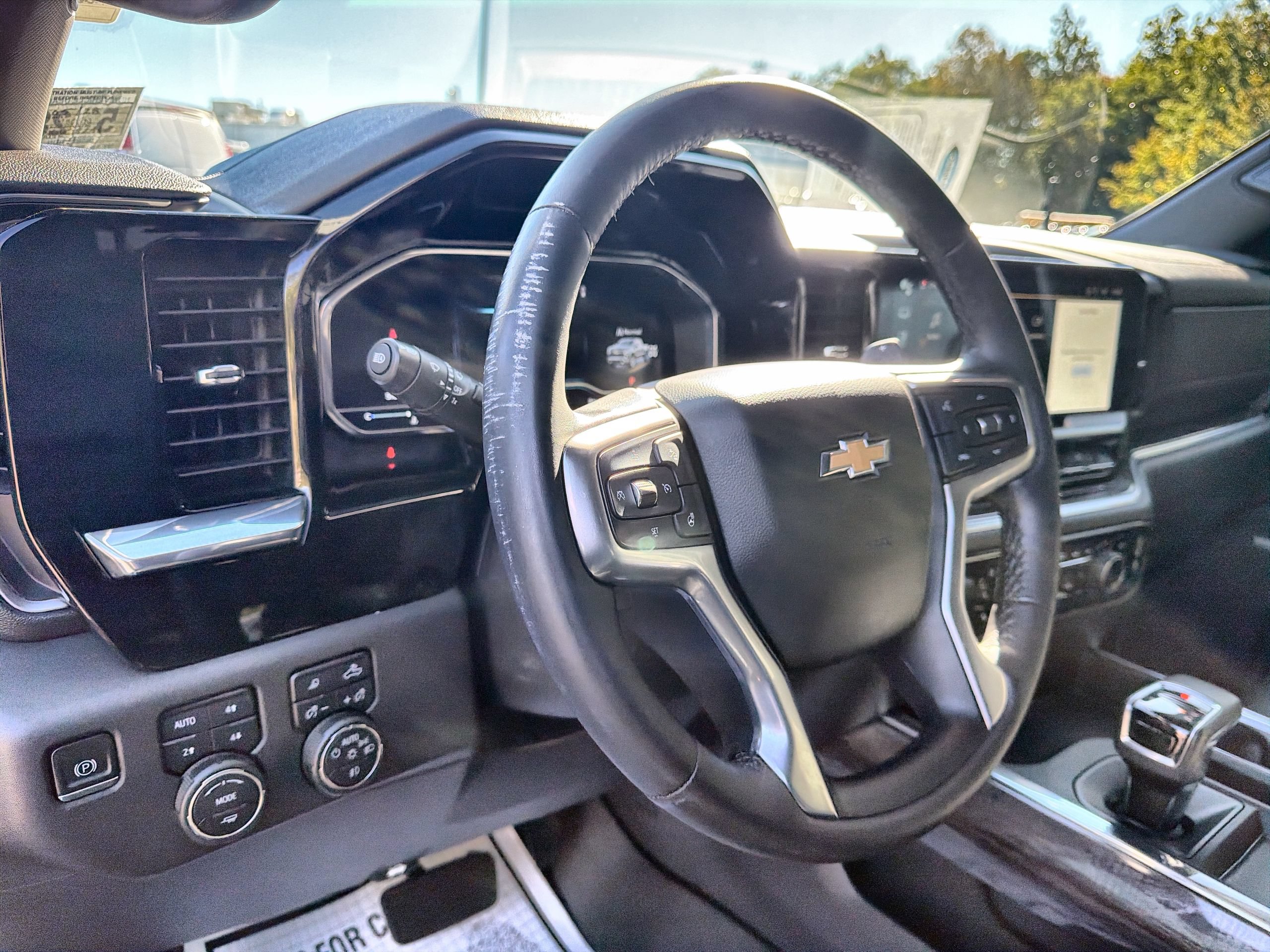 2022 Chevrolet Silverado 1500 LTZ - Photo 11