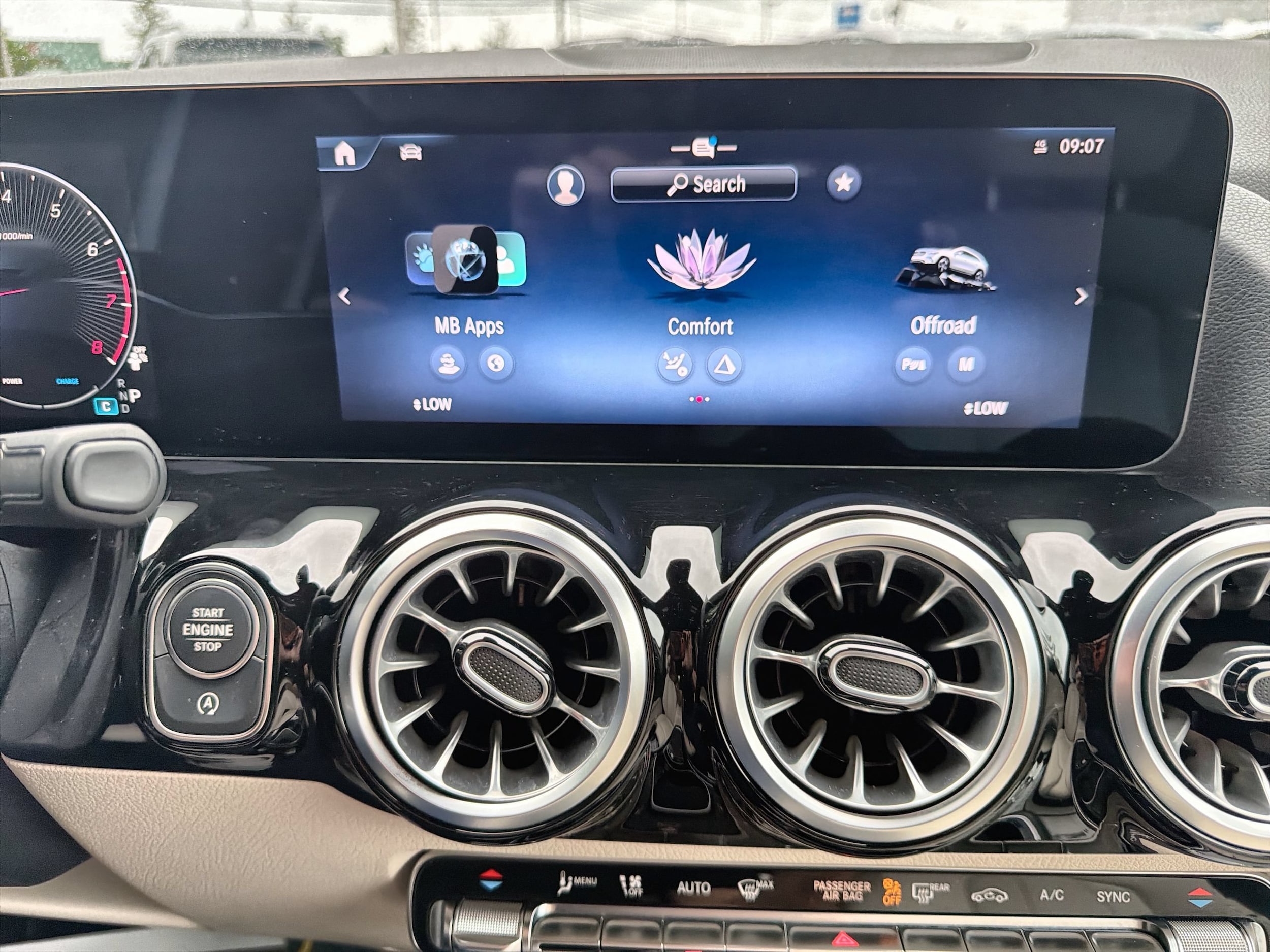 2025 Mercedes-Benz GLA GLA250 - Photo 17