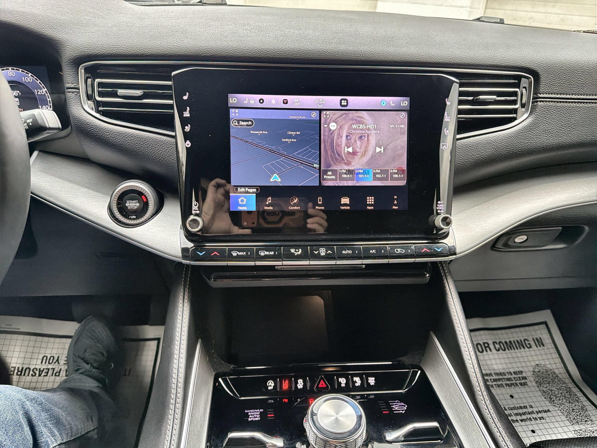 2025 Jeep Wagoneer Series II - Photo 18