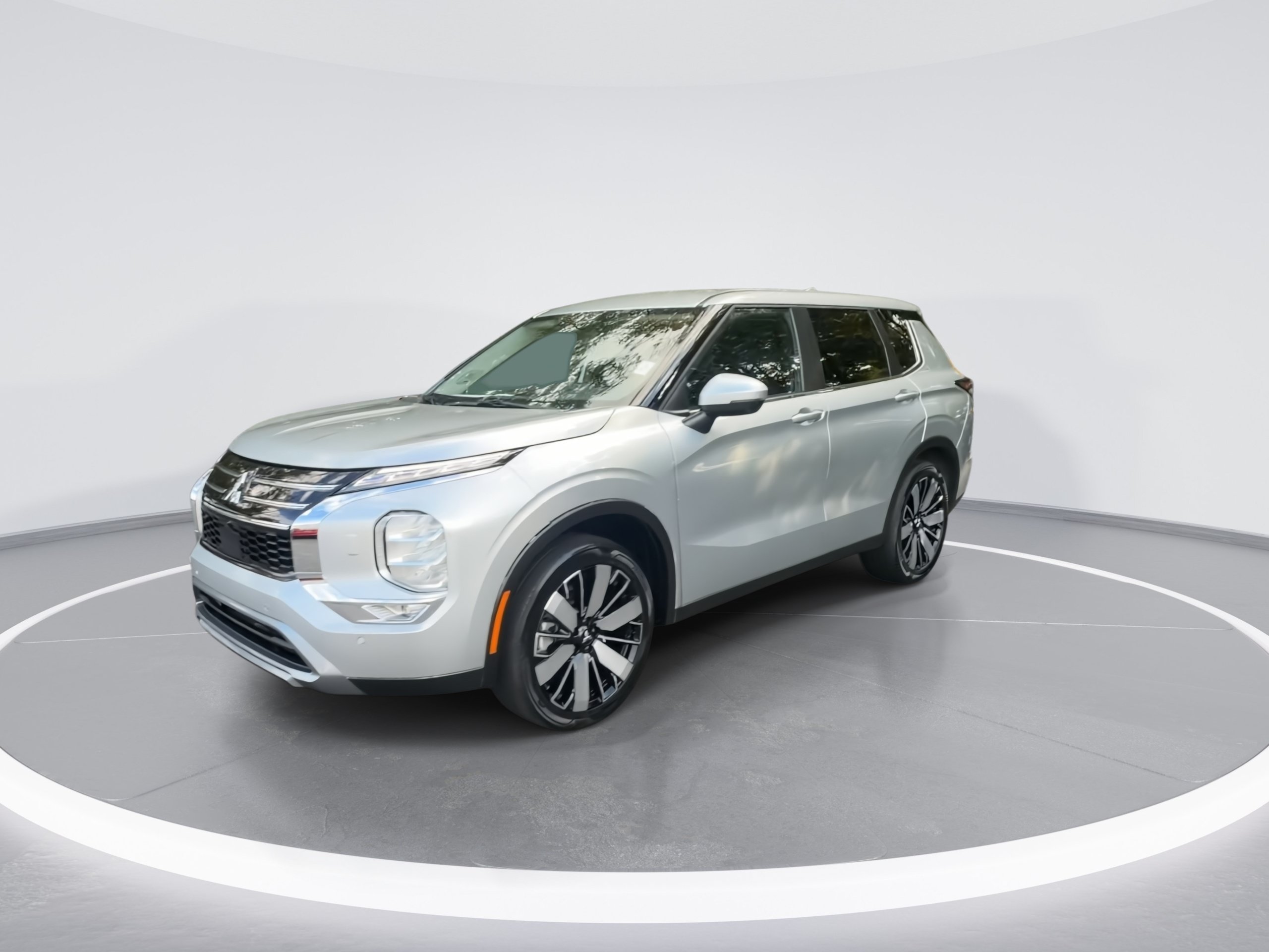 Used 2025 Mitsubishi Outlander SE SUV