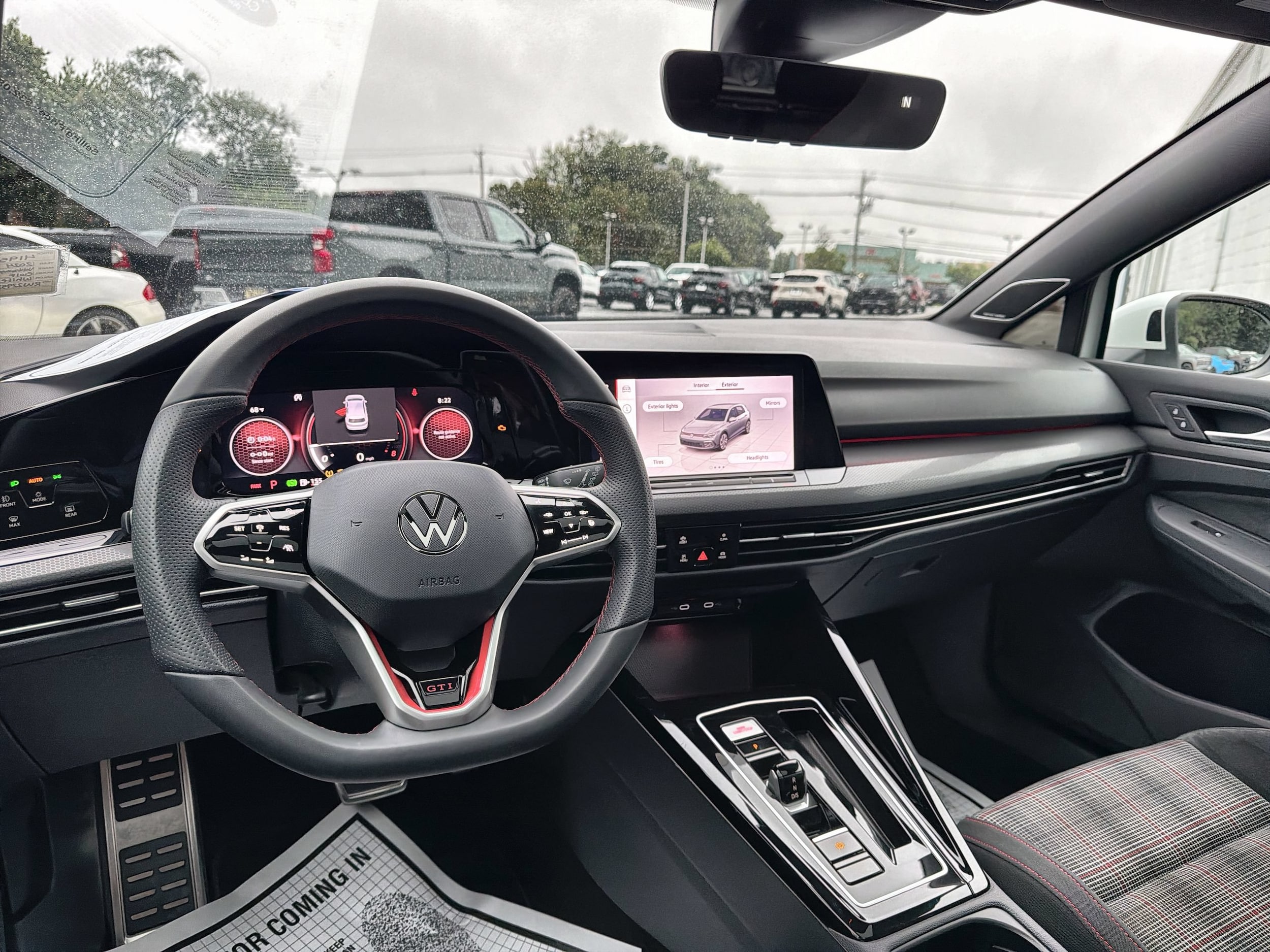 2024 Volkswagen Golf GTI SE - Photo 10