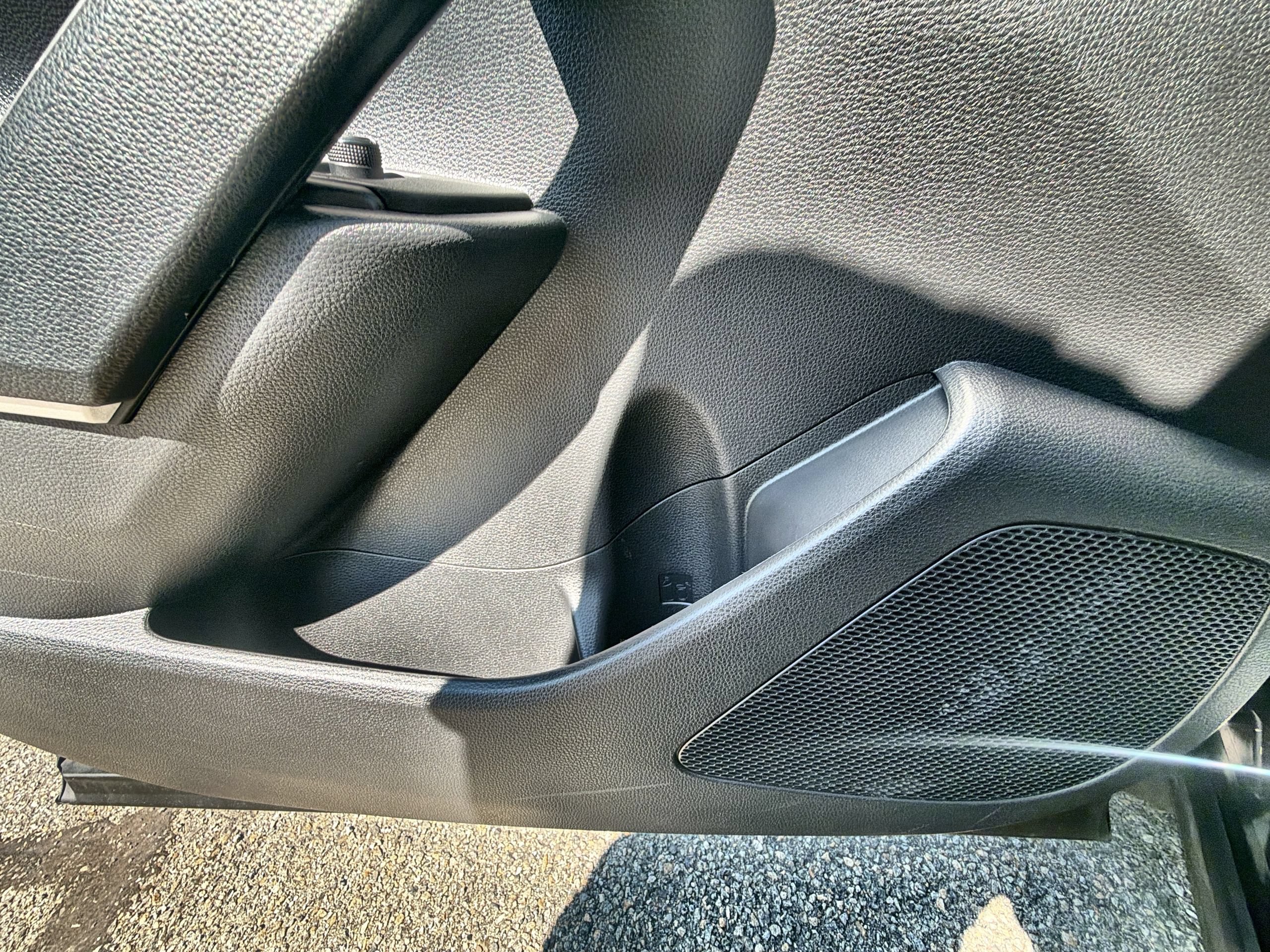 2023 Toyota Corolla Cross L - Photo 24