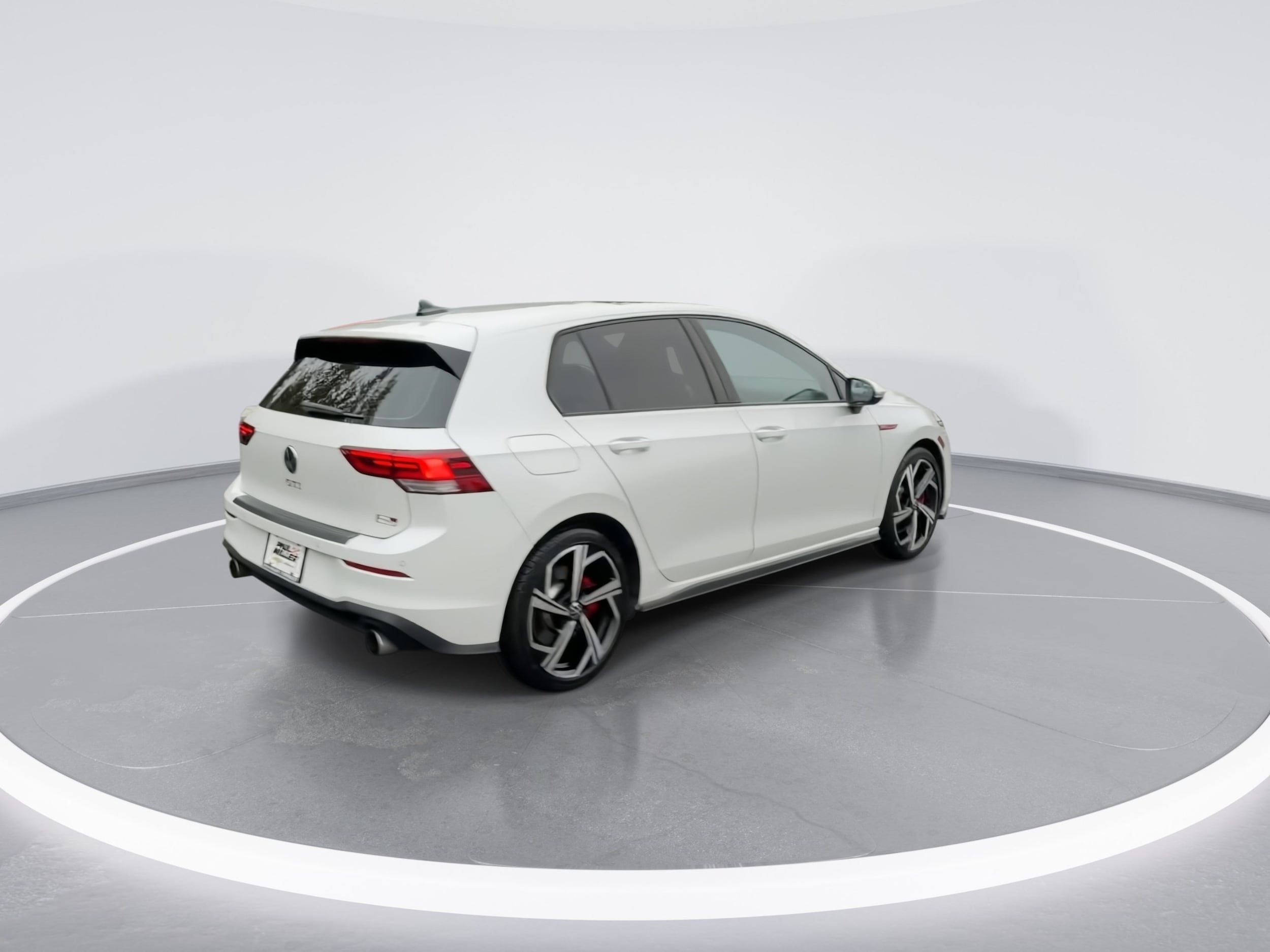 2024 Volkswagen Golf GTI SE - Photo 8