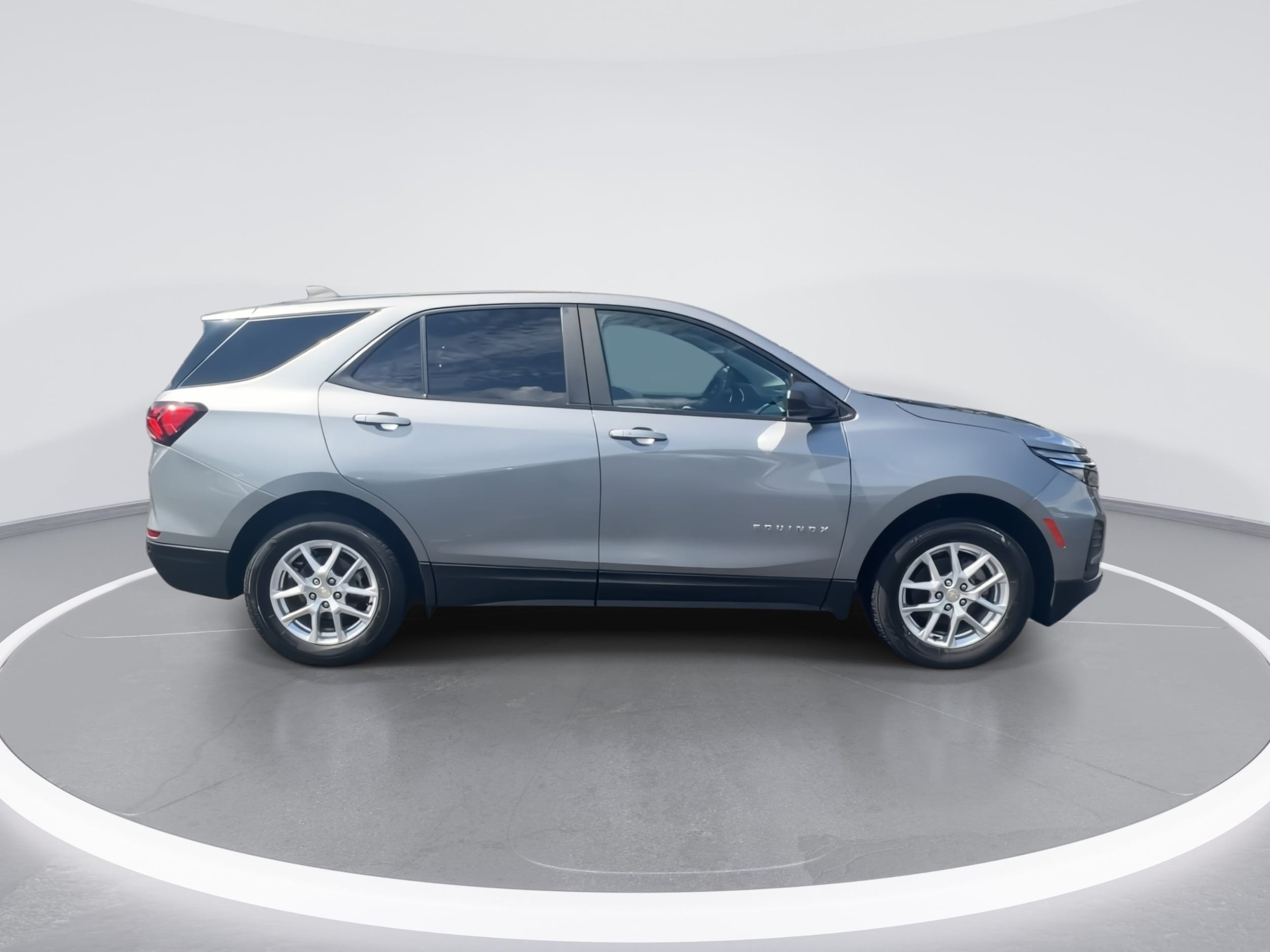 2024 Chevrolet Equinox LS - Photo 9