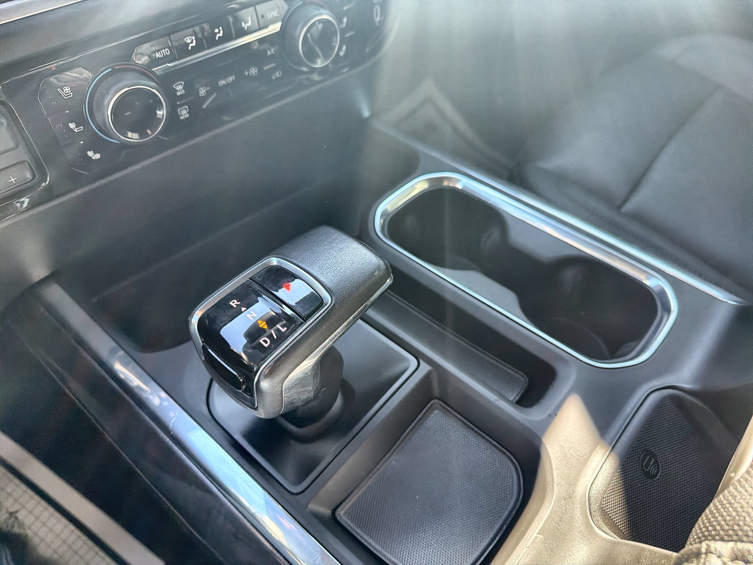 2022 Chevrolet Silverado 1500 LTZ - Photo 16