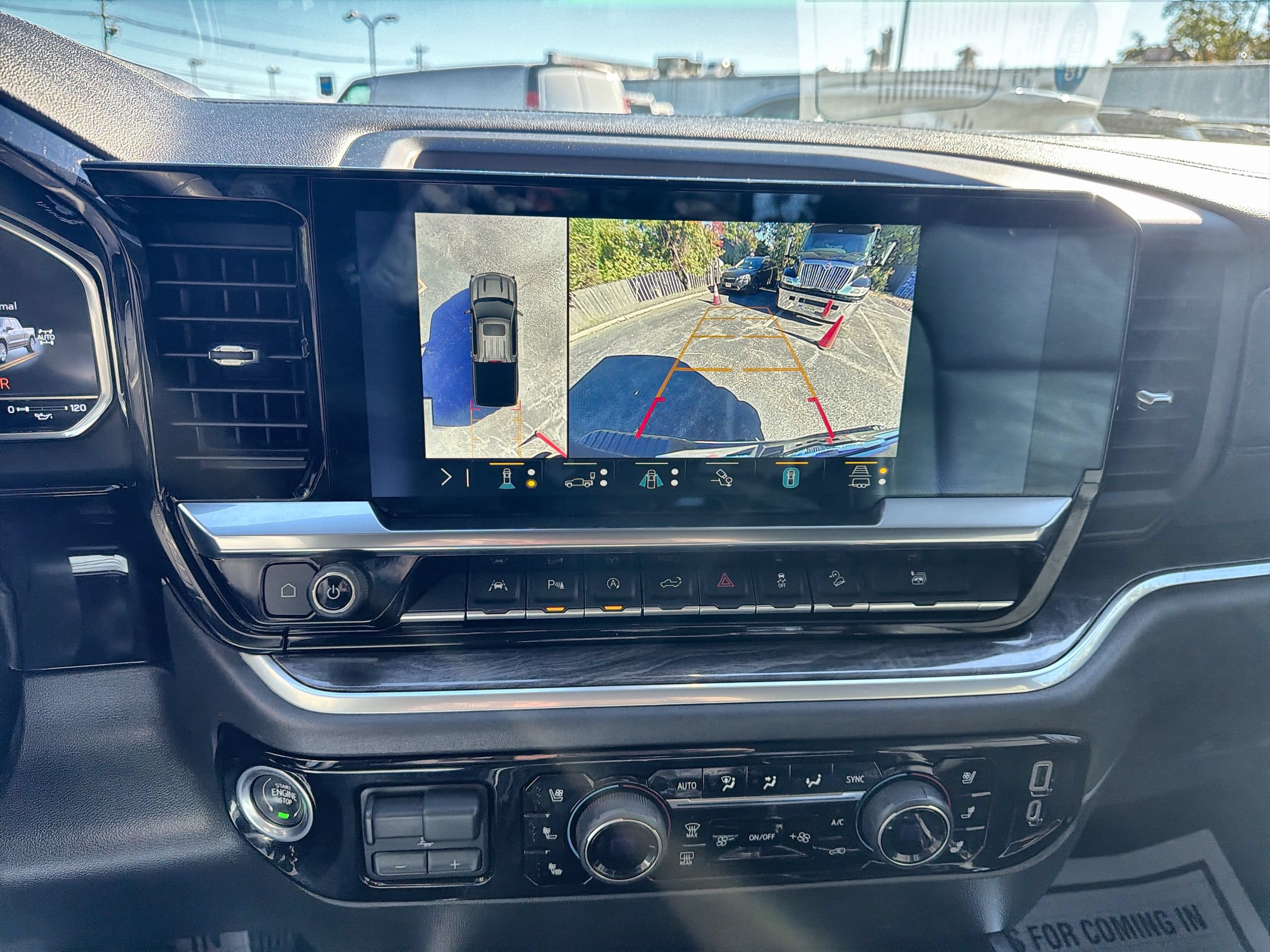 2022 Chevrolet Silverado 1500 LTZ - Photo 15