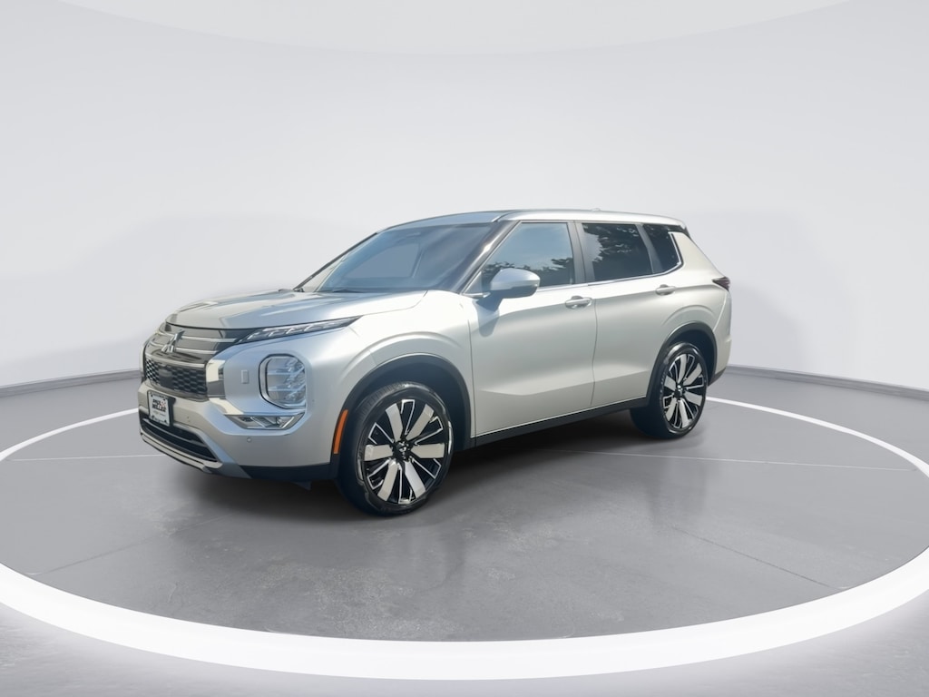 Used 2025 Mitsubishi Outlander SE SUV