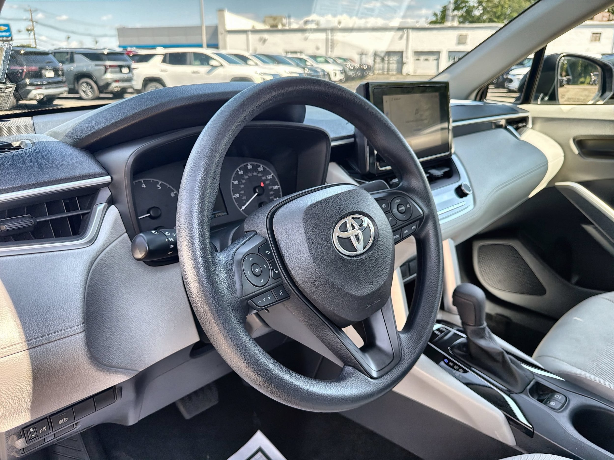 2023 Toyota Corolla Cross L - Photo 11