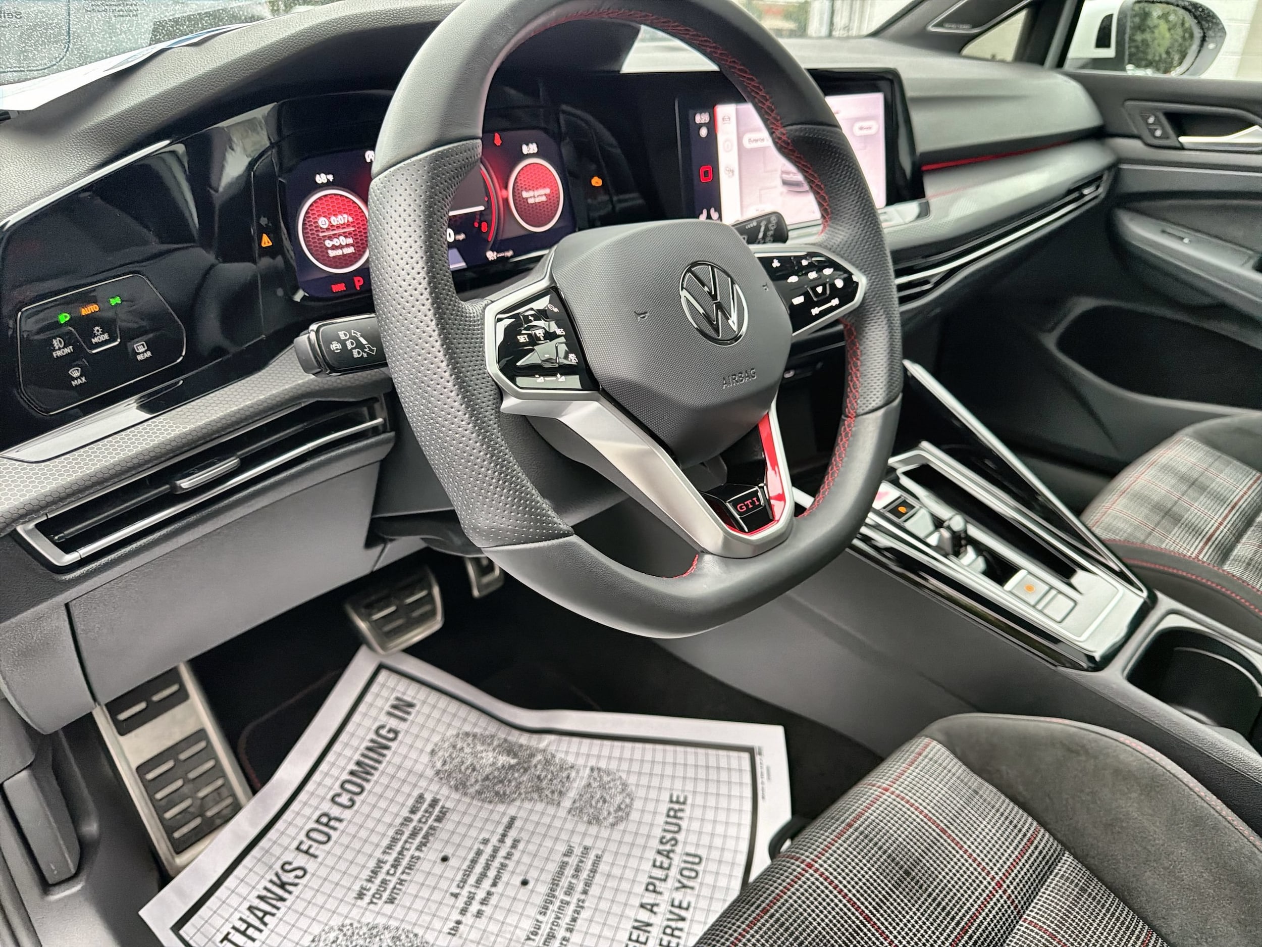 2024 Volkswagen Golf GTI SE - Photo 11