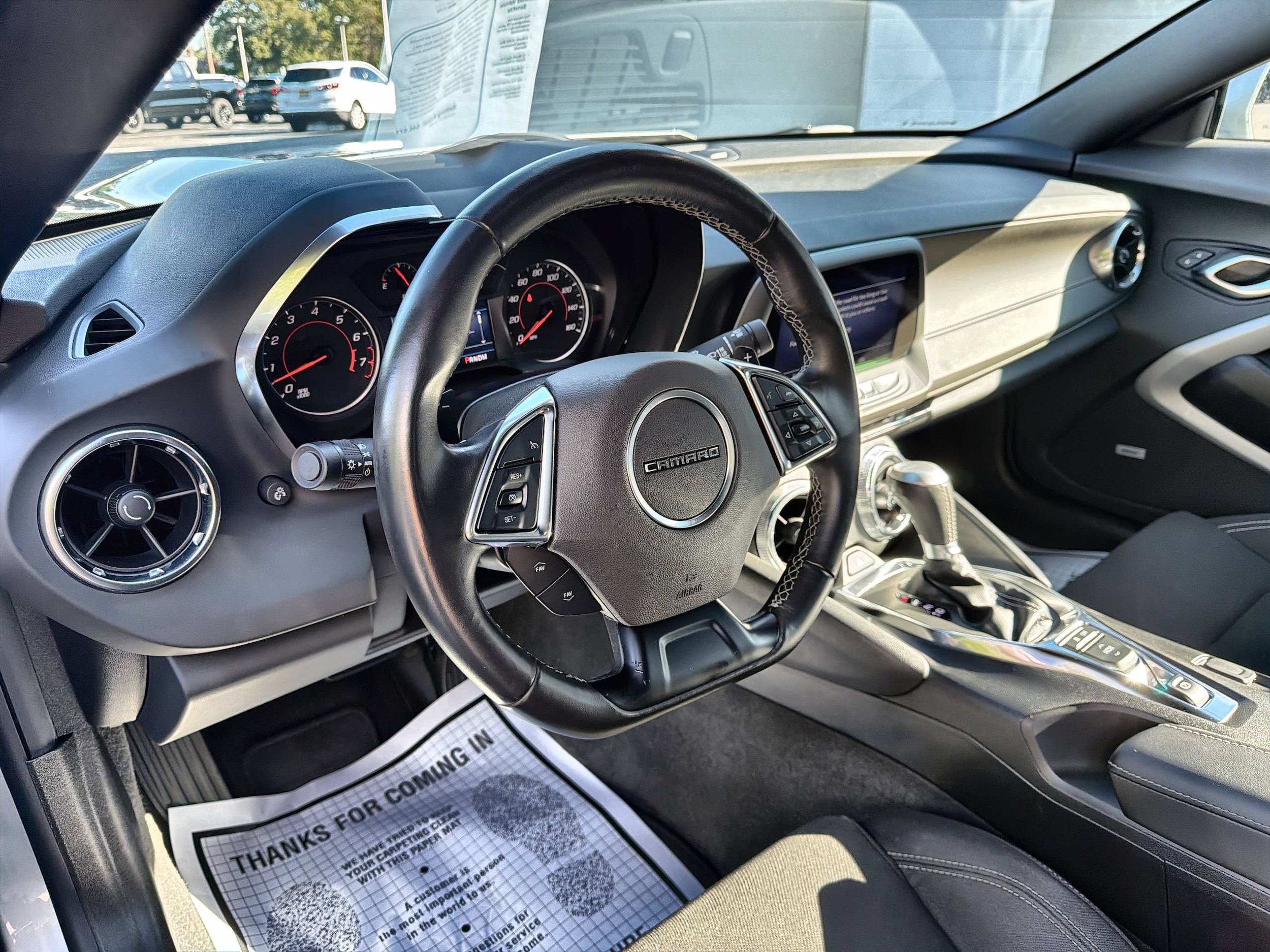2024 Chevrolet Camaro LT1 - Photo 11