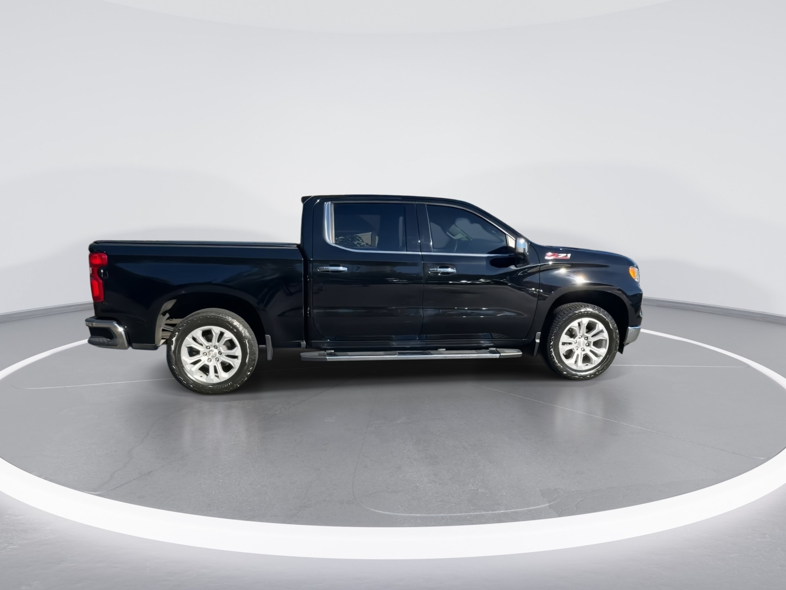 2022 Chevrolet Silverado 1500 LTZ - Photo 9