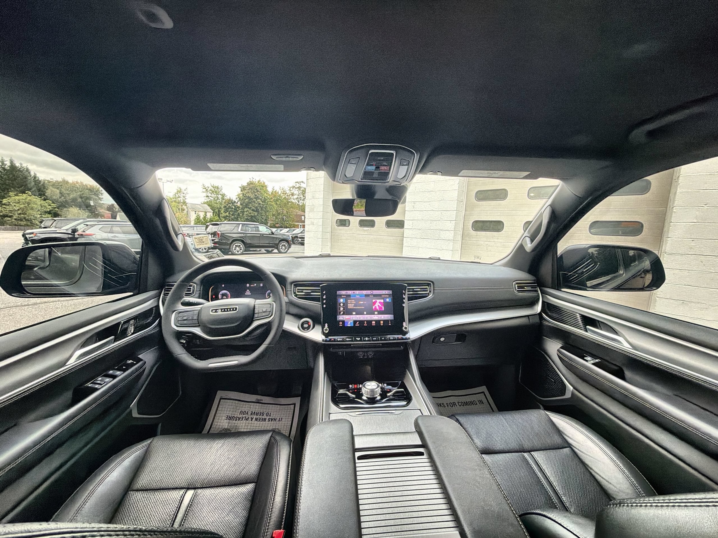 2025 Jeep Wagoneer Series II - Photo 20