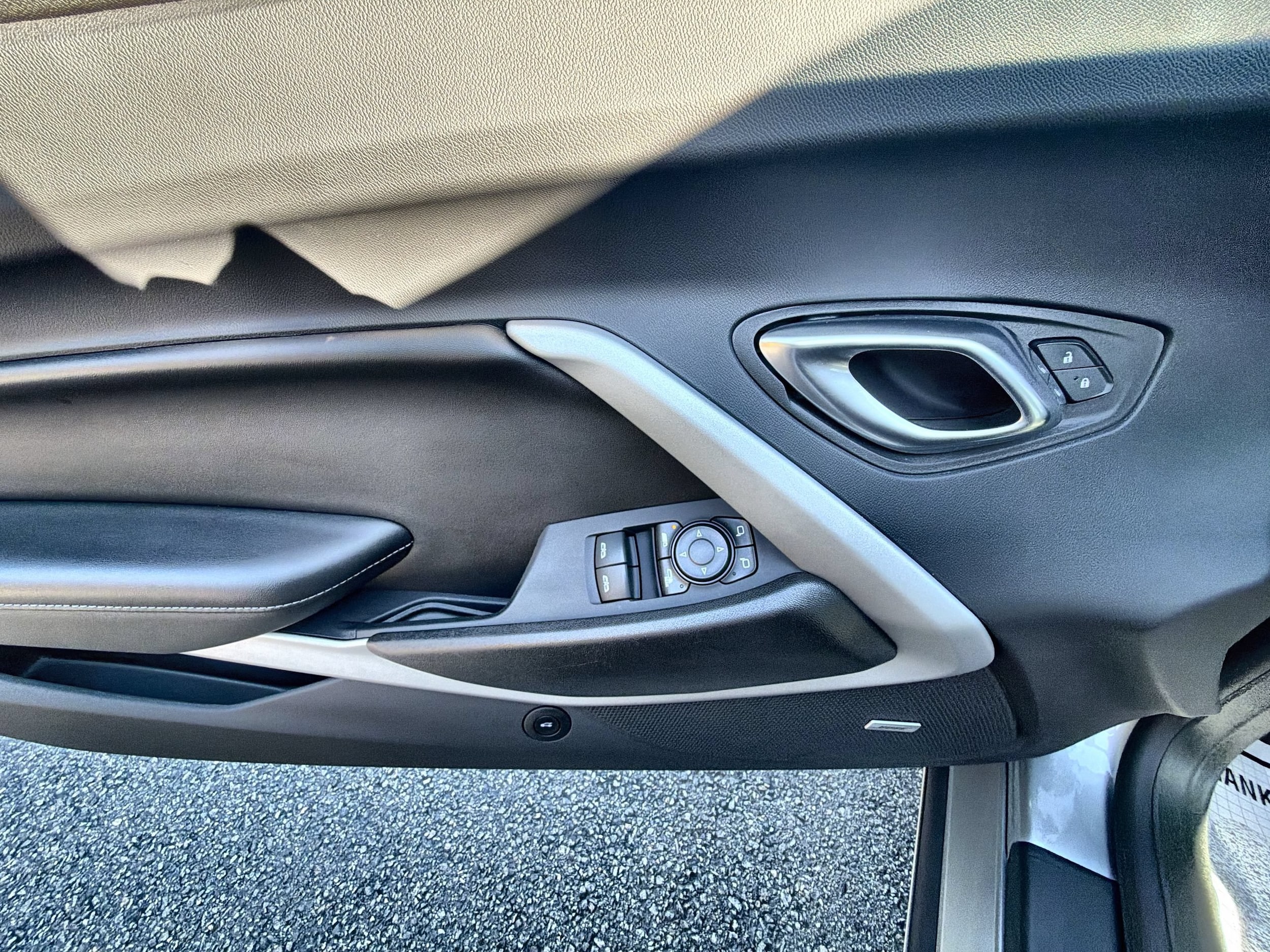 2024 Chevrolet Camaro LT1 - Photo 24
