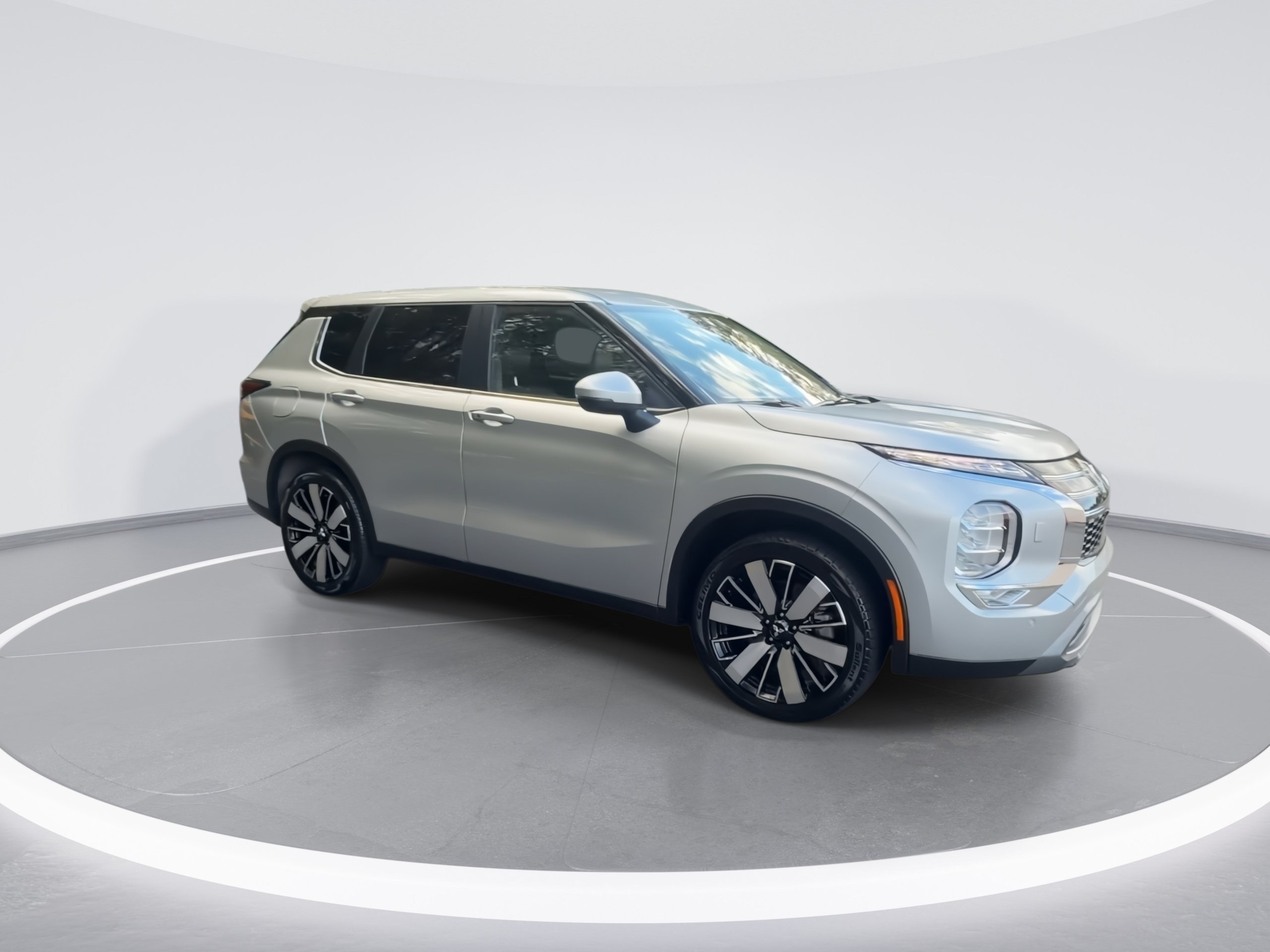 Used 2025 Mitsubishi Outlander SE SUV
