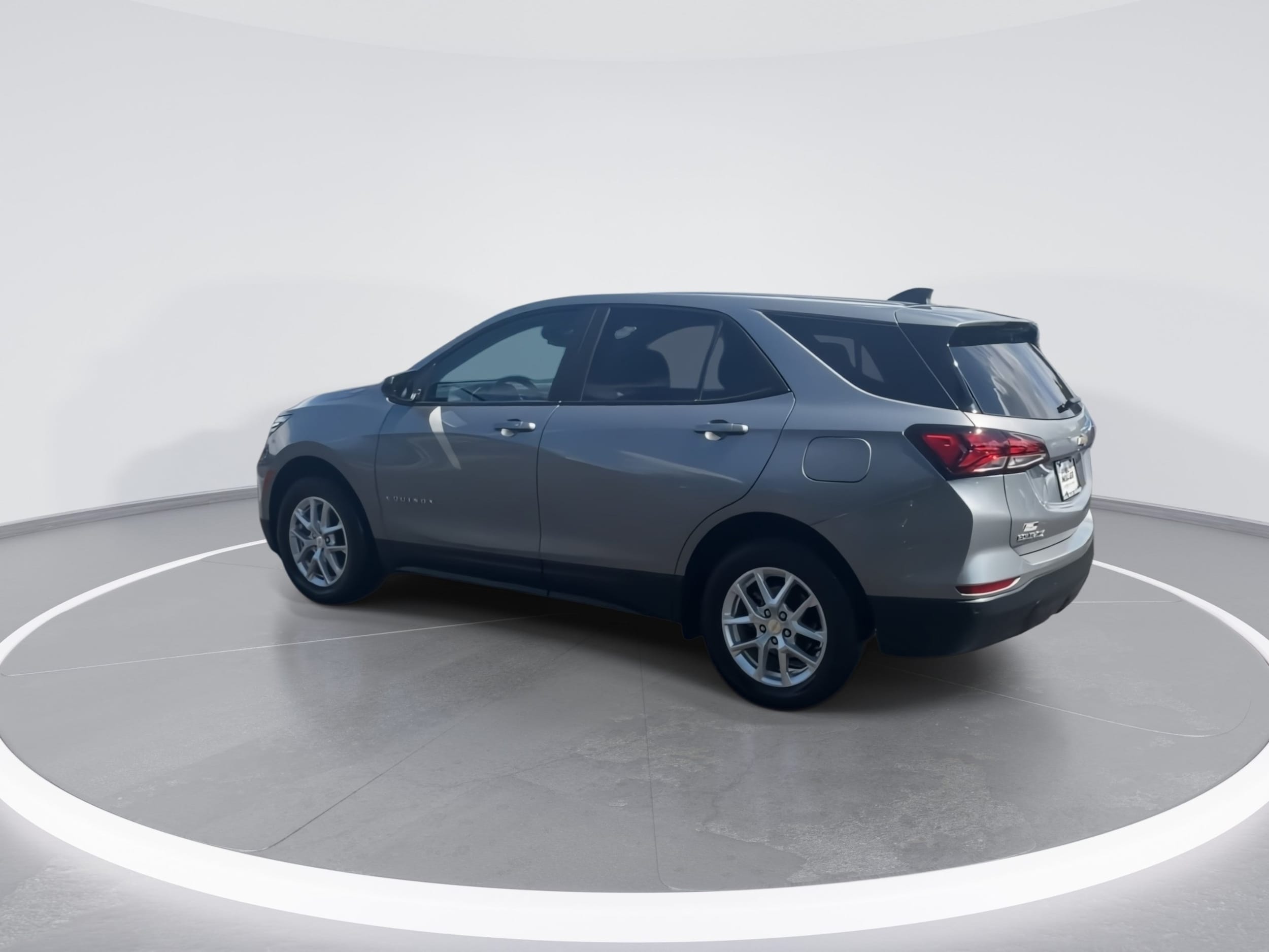 2024 Chevrolet Equinox LS - Photo 6