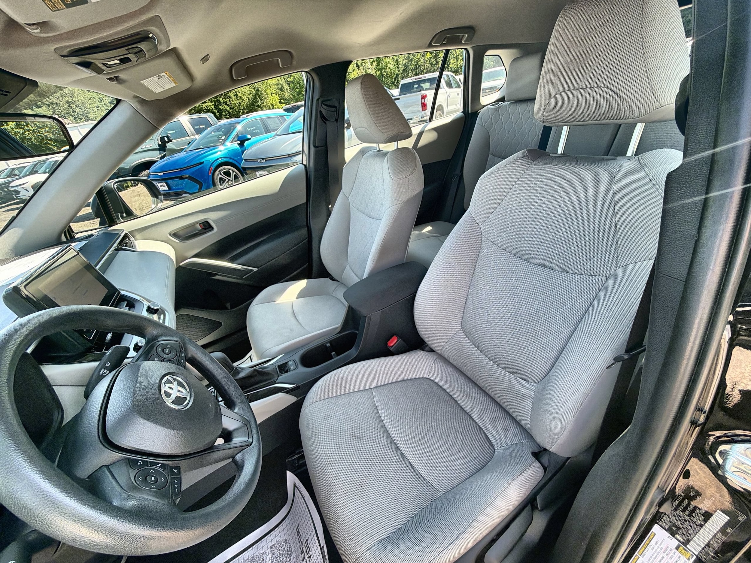 2023 Toyota Corolla Cross L - Photo 19