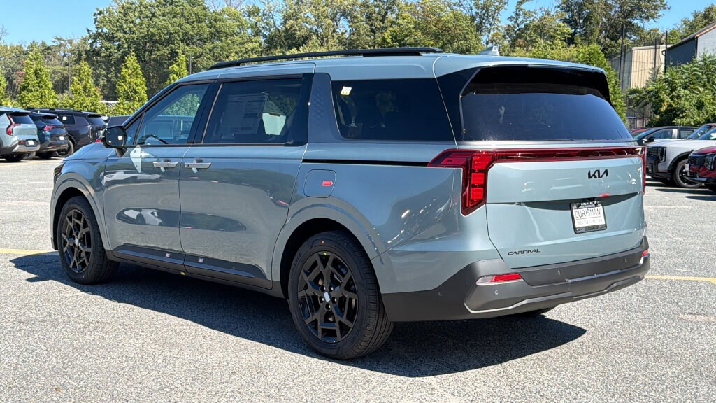 New 2027 Kia Carnival Hybrid SX Van Passenger Van