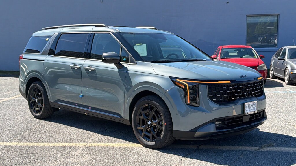 New 2027 Kia Carnival Hybrid SX Van Passenger Van