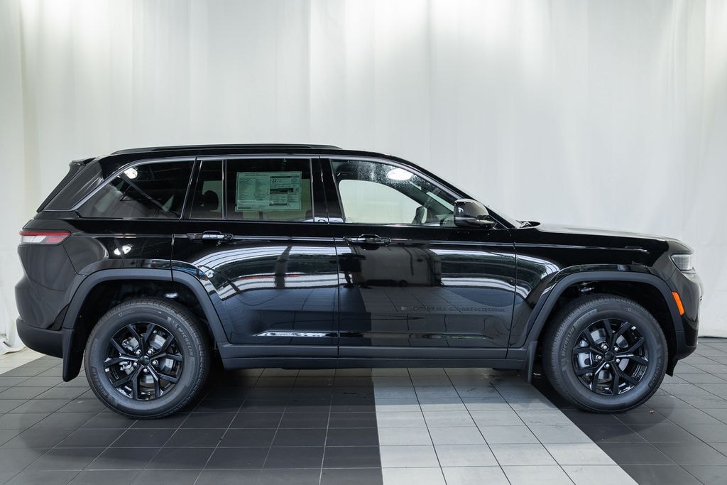 New 2026 Jeep Grand Cherokee Altitude Sport Utility